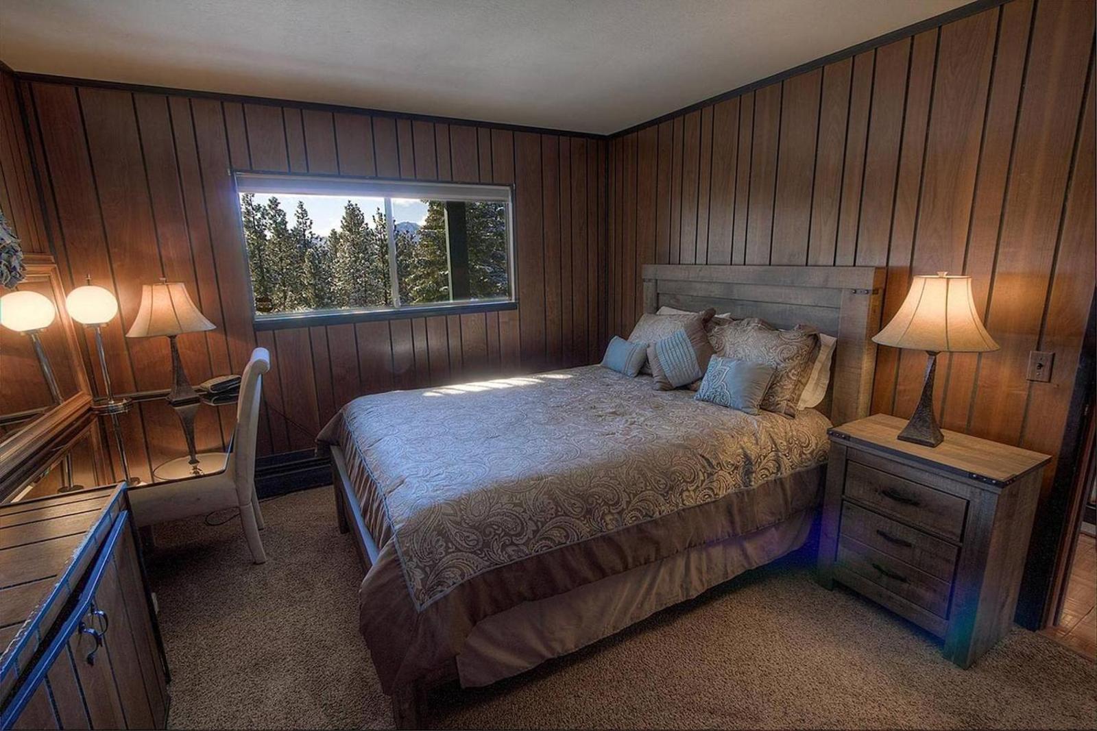 Heavenly Hilltop Hideaway by Lake Tahoe Accommodations Main image 2